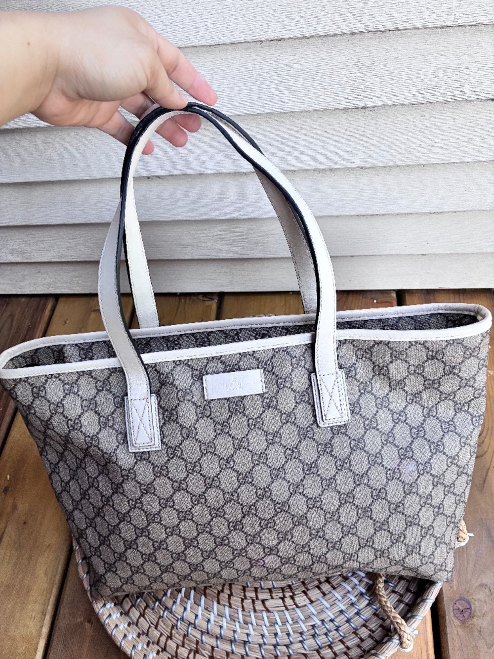 Most Affordable!!!Gucci Beige GG Supreme pvc Tote Bag (authentic)